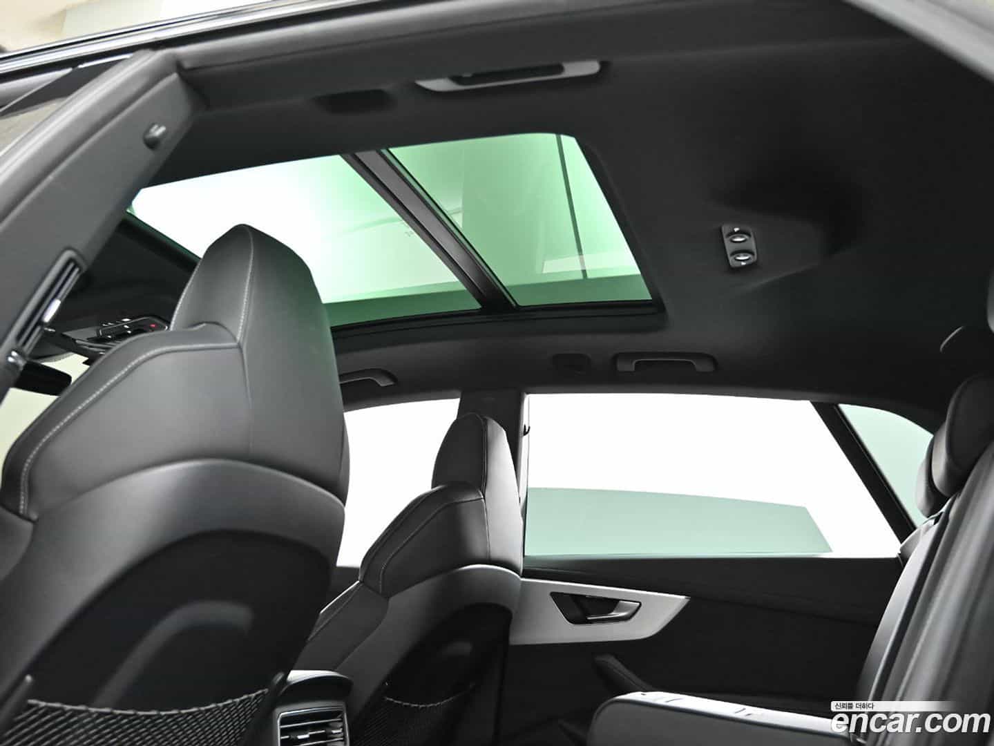 Q8 Audi 2023.11-OPTION-023
