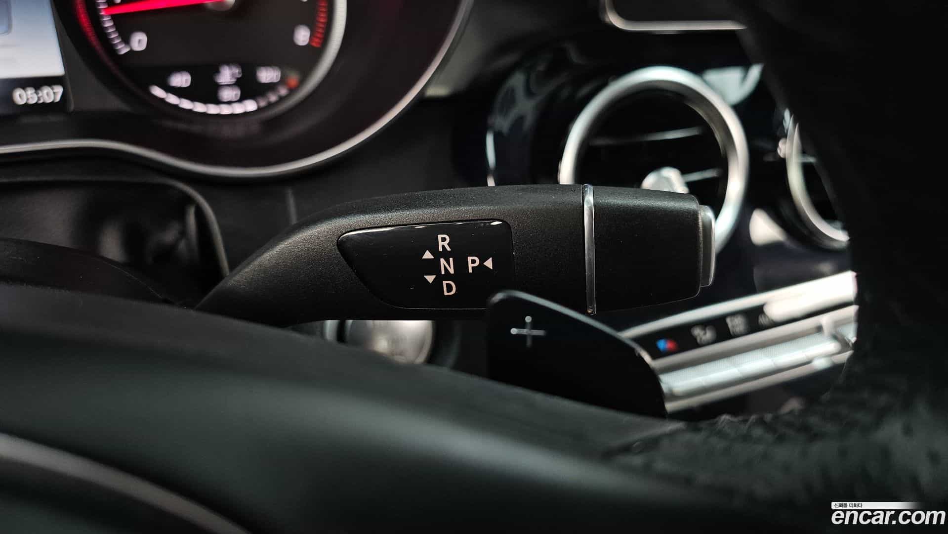 C-Class Mercedes-Benz 2017.11-INNER-009