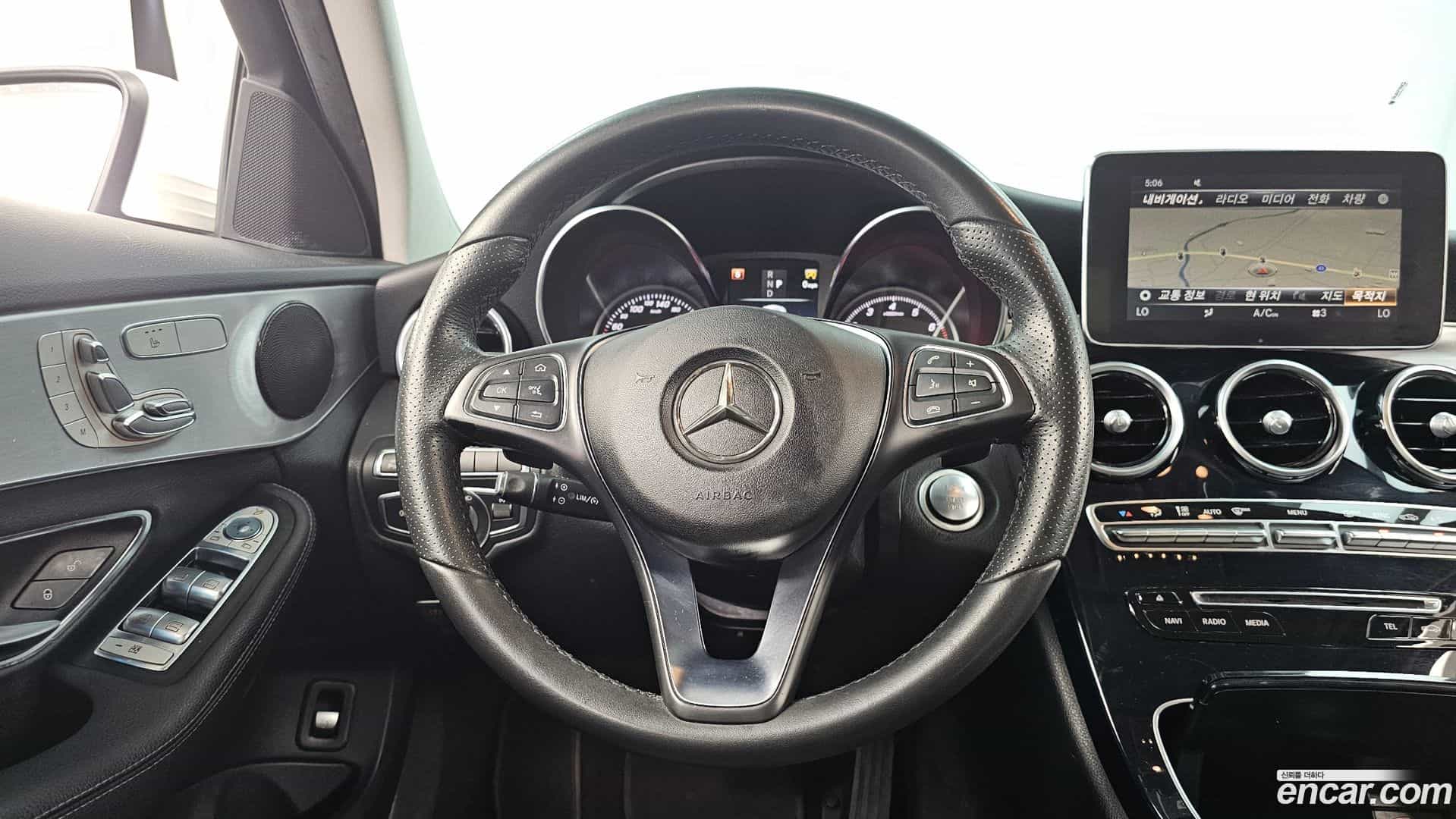 C-Class Mercedes-Benz 2017.11-OPTION-017