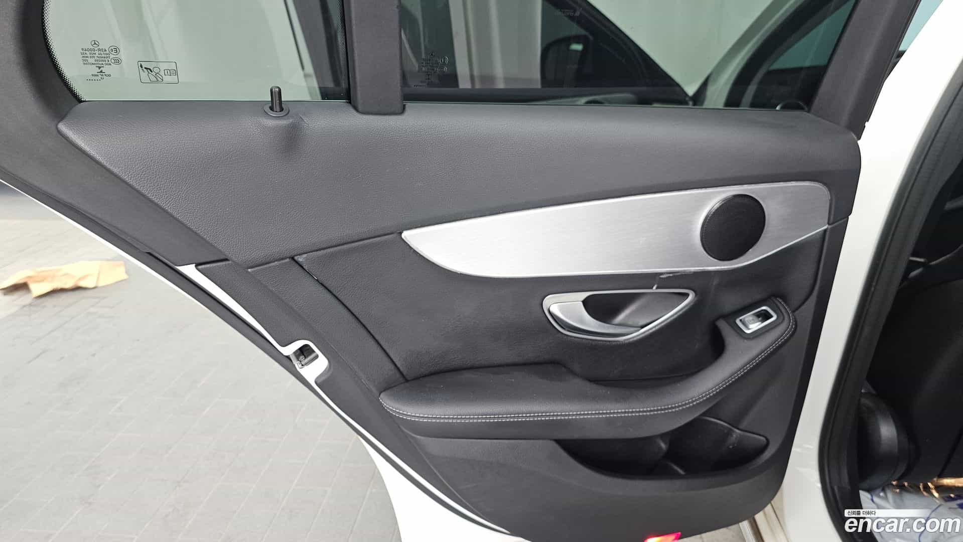 C-Class Mercedes-Benz 2017.11-INNER-035