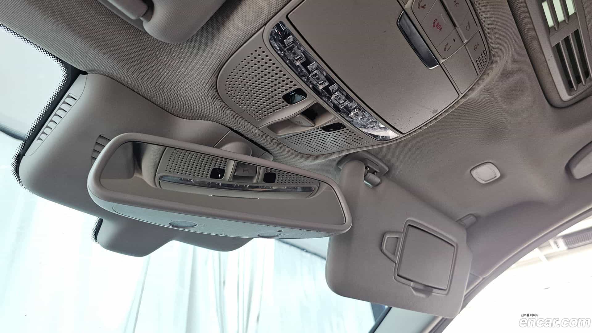 C-Class Mercedes-Benz 2017.11-OPTION-041