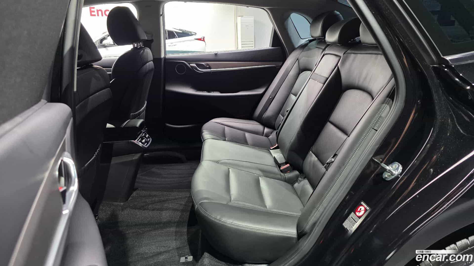 Grandeur Hyundai 2022.5-OPTION-015