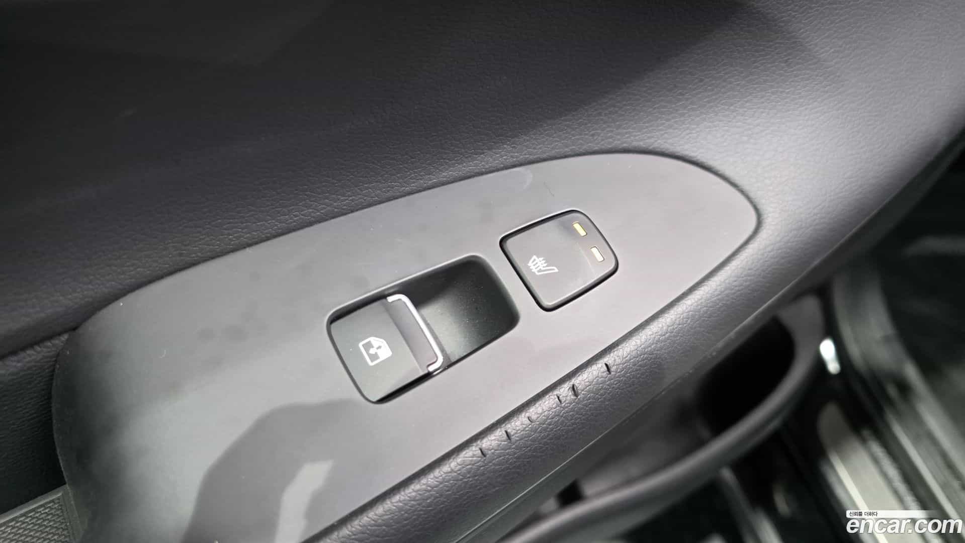 Grandeur Hyundai 2022.5-OPTION-023