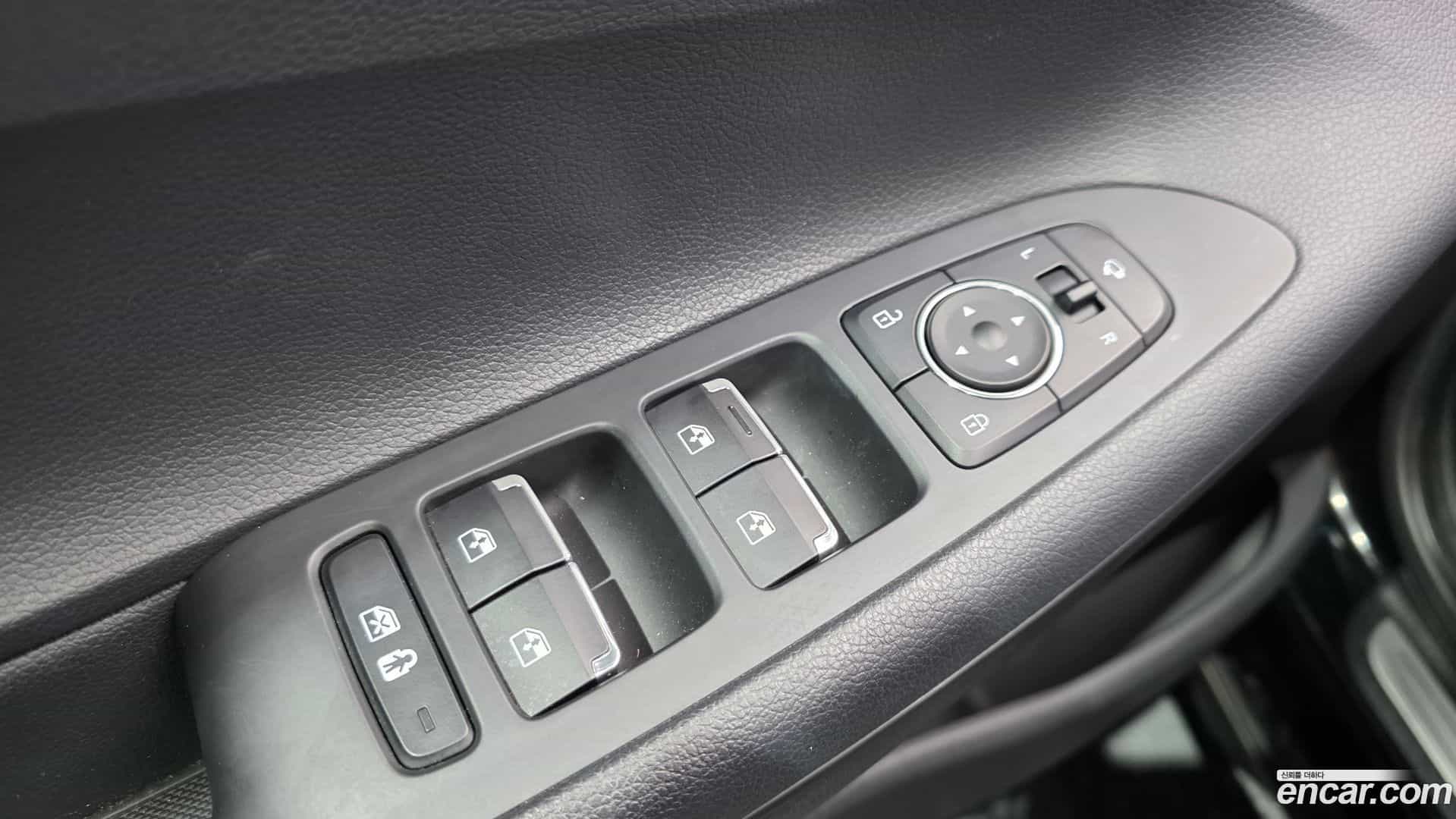 Grandeur Hyundai 2022.5-OPTION-040