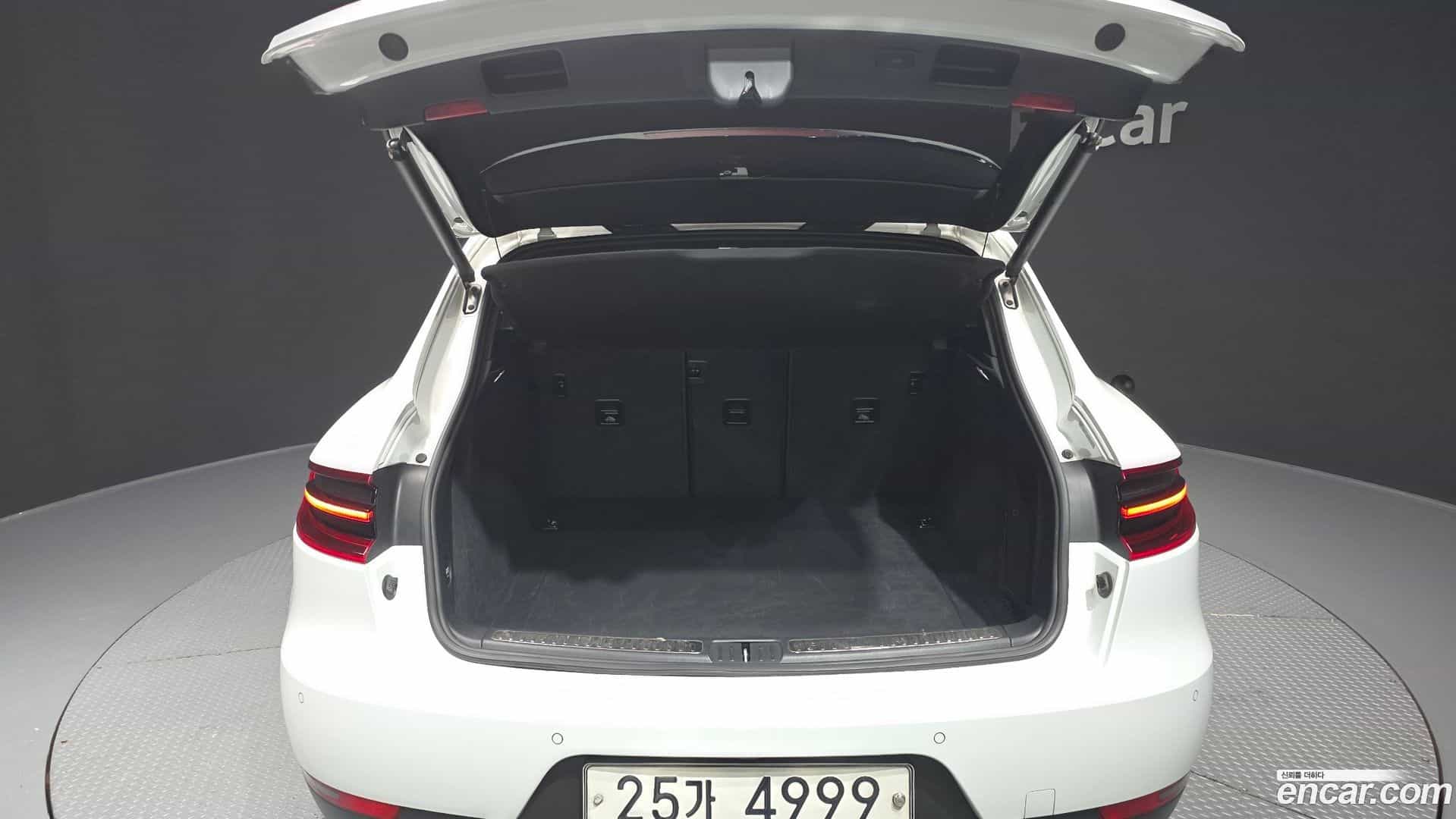 Macan Porsche 2017.11-OPTION-024
