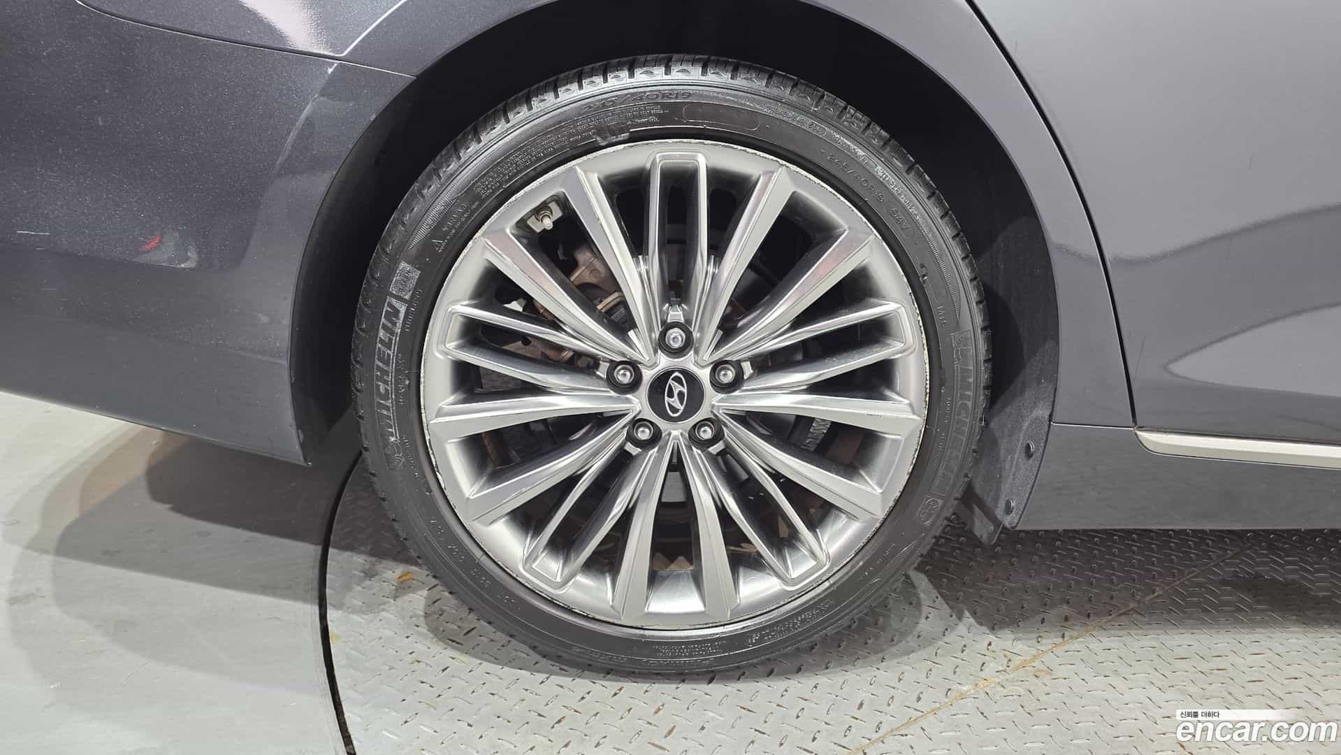 Grandeur Hyundai 2018.2-OUTER-005