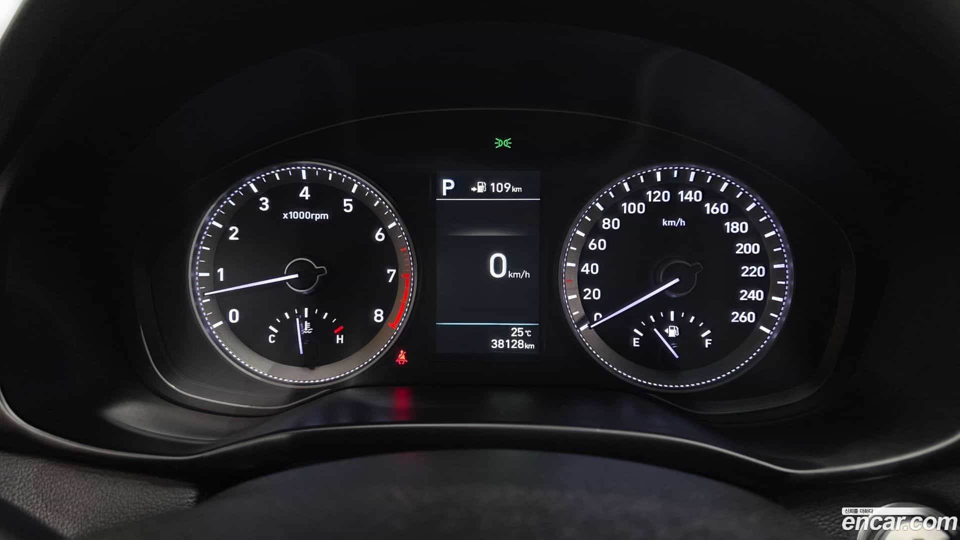 Grandeur Hyundai 2018.2-INNER-008