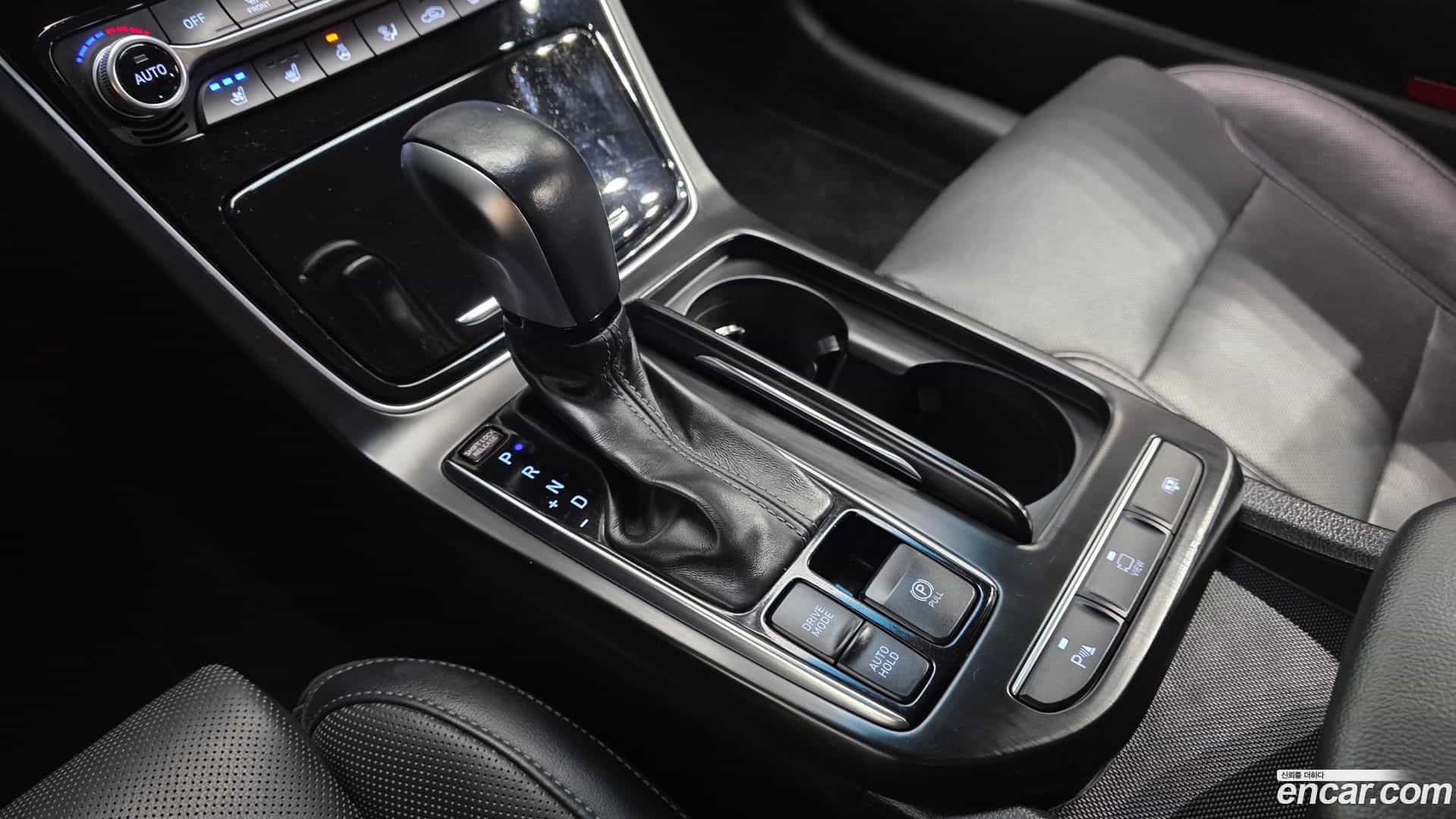 Grandeur Hyundai 2018.2-INNER-009