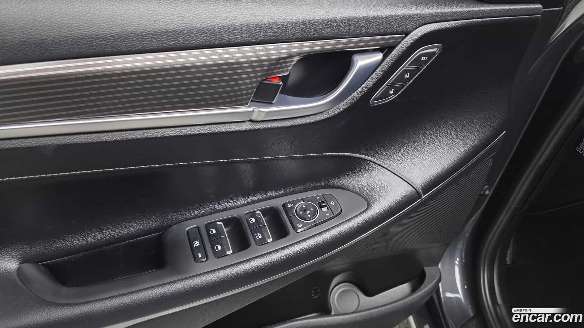 Grandeur Hyundai 2018.2-OPTION-023