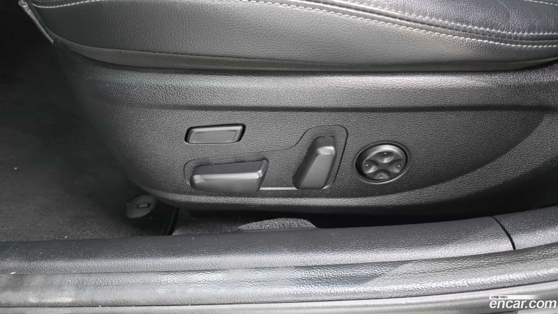 Grandeur Hyundai 2018.2-OPTION-044