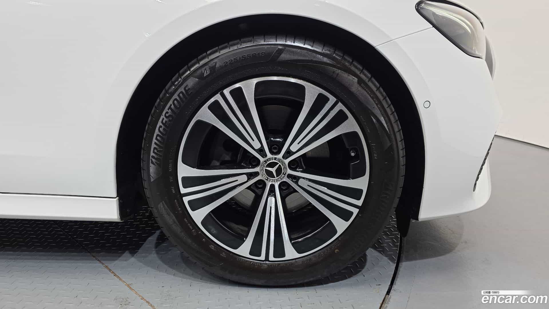 E-Class Mercedes-Benz 2024.8-OUTER-005