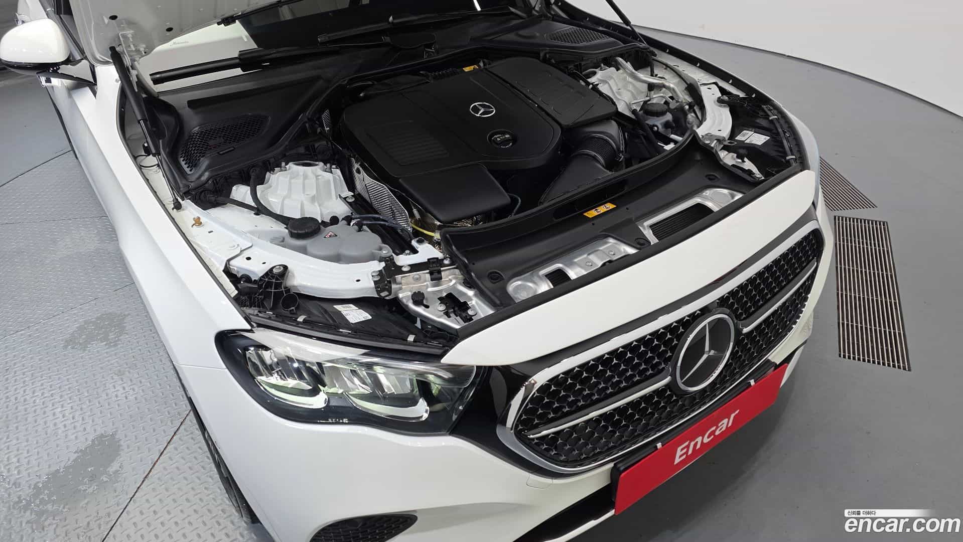 E-Class Mercedes-Benz 2024.8-OUTER-006