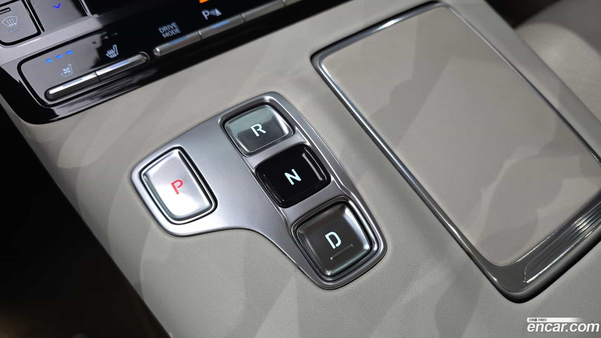 Grandeur Hyundai 2020.1-INNER-009