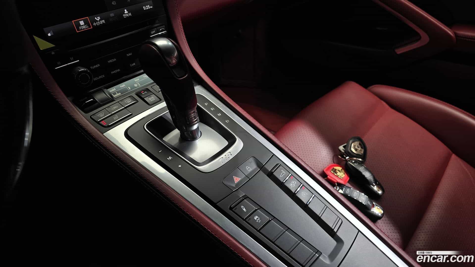 718 Porsche 2021.5-INNER-009