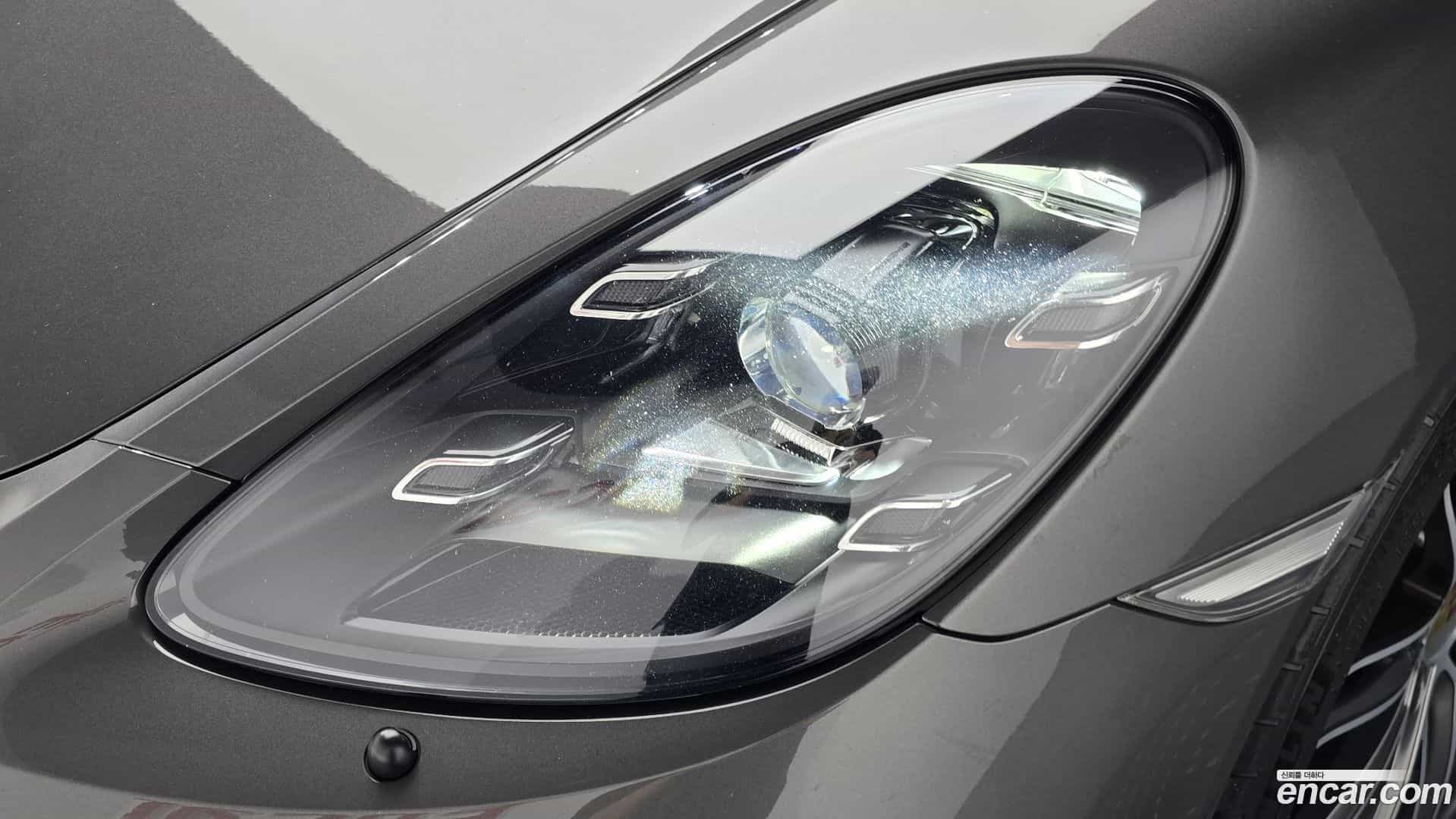 718 Porsche 2021.5-OUTER-032