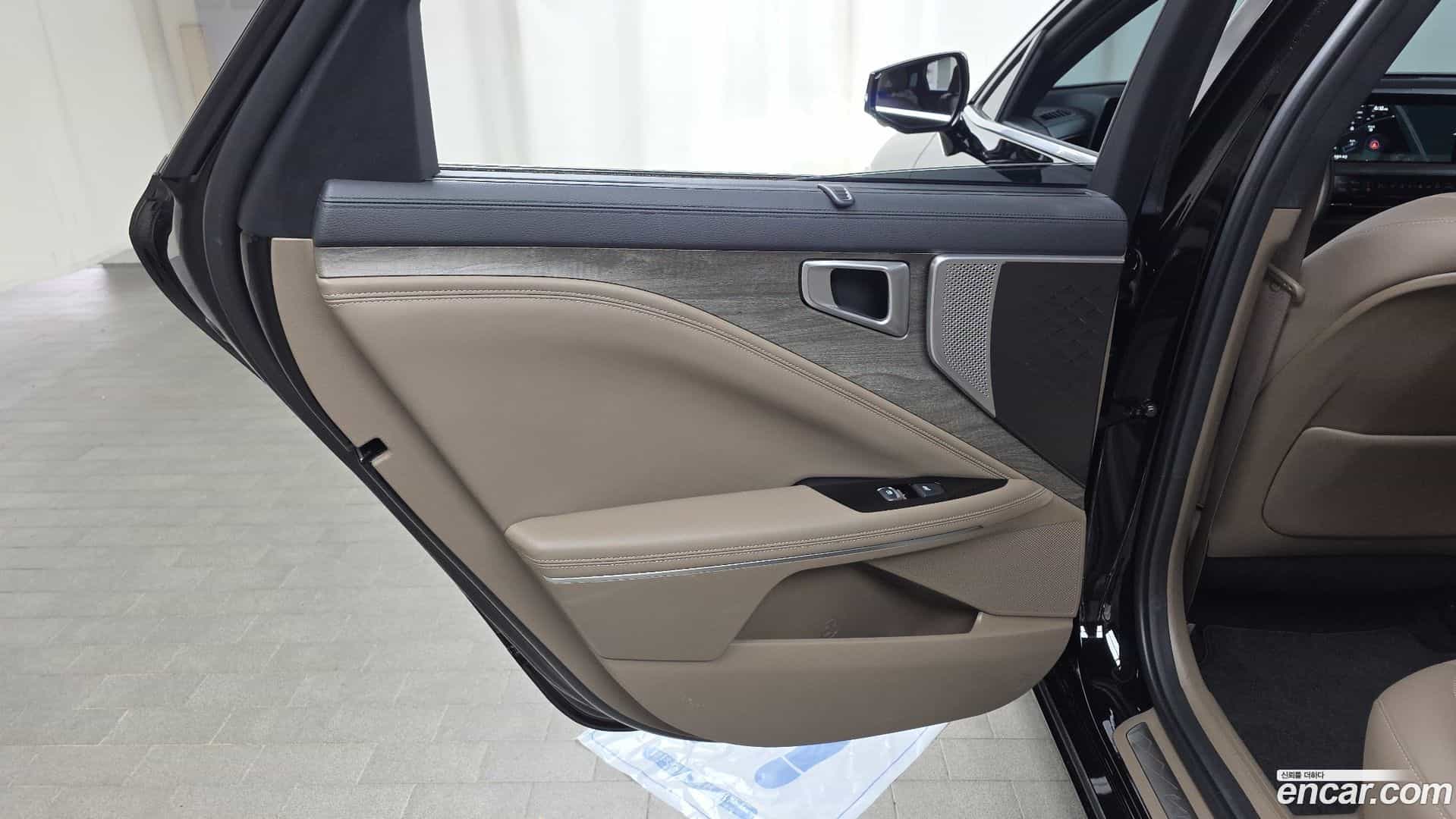 K8 Kia 2023.2-INNER-035