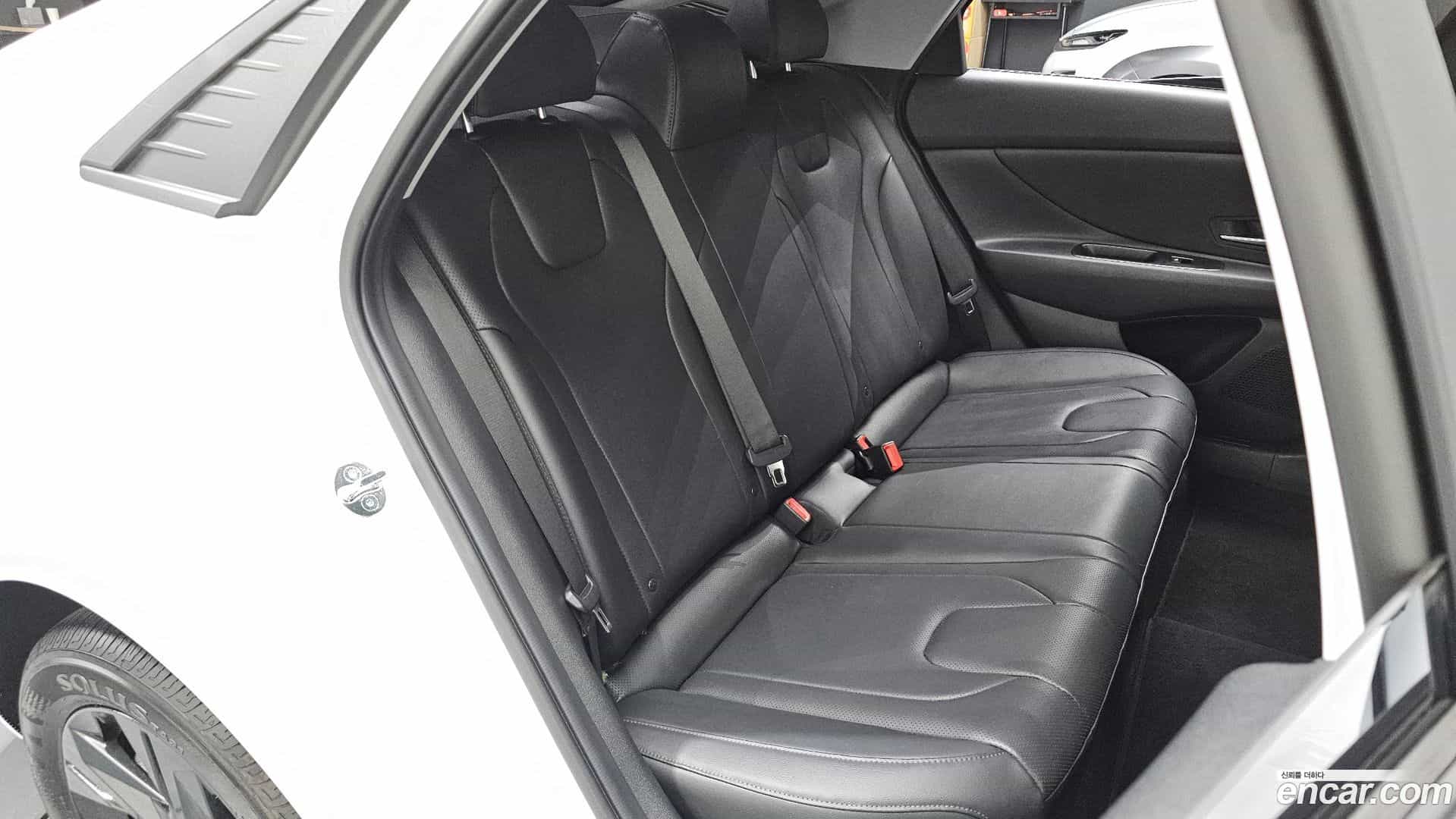 AVANTE Hyundai 2022.9-OPTION-016