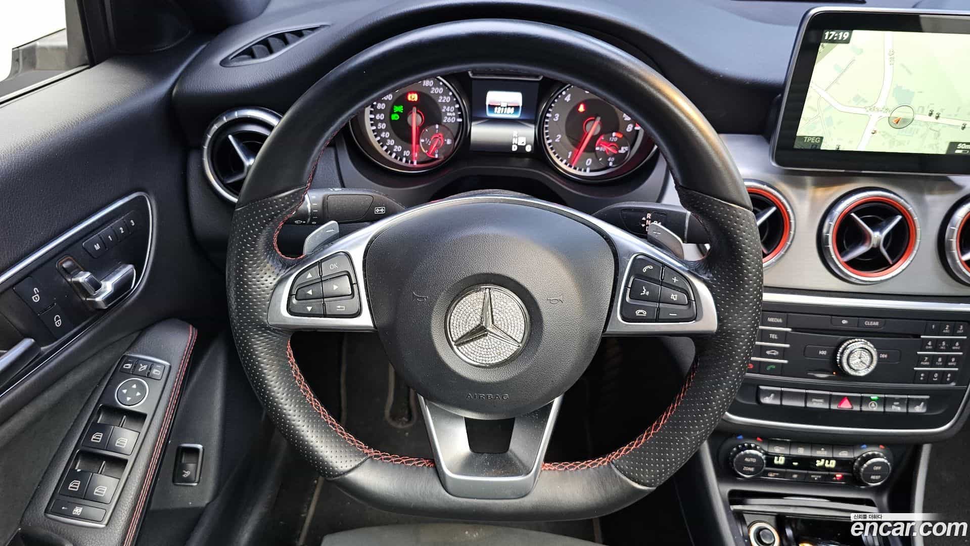 CLA-Class Mercedes-Benz 2016.7-OPTION-016
