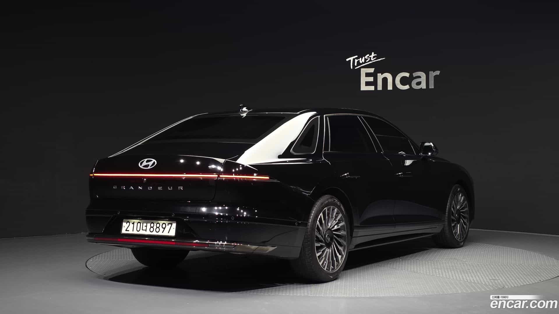 Grandeur Hyundai 2023.10-OUTER-002
