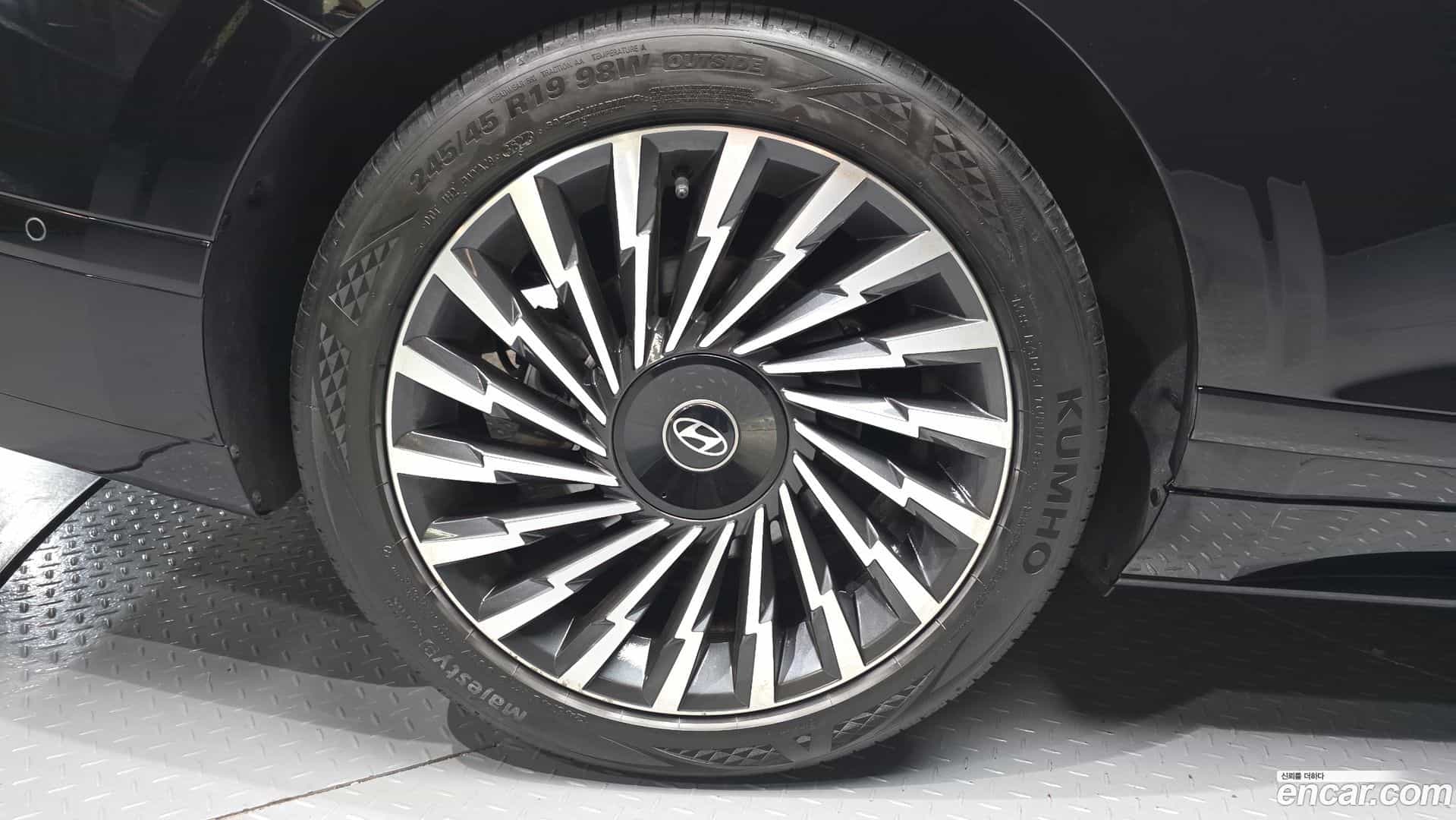 Grandeur Hyundai 2023.10-OUTER-005