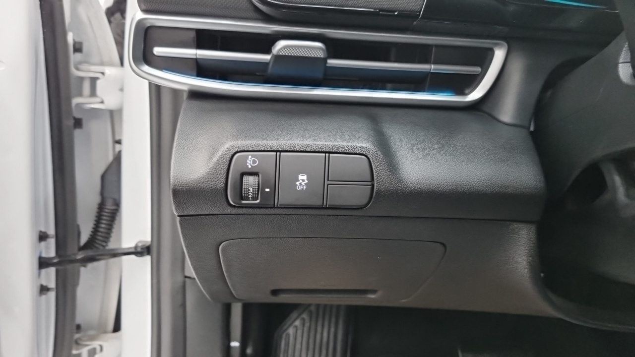 AVANTE Hyundai 2024.10-OPTION-019