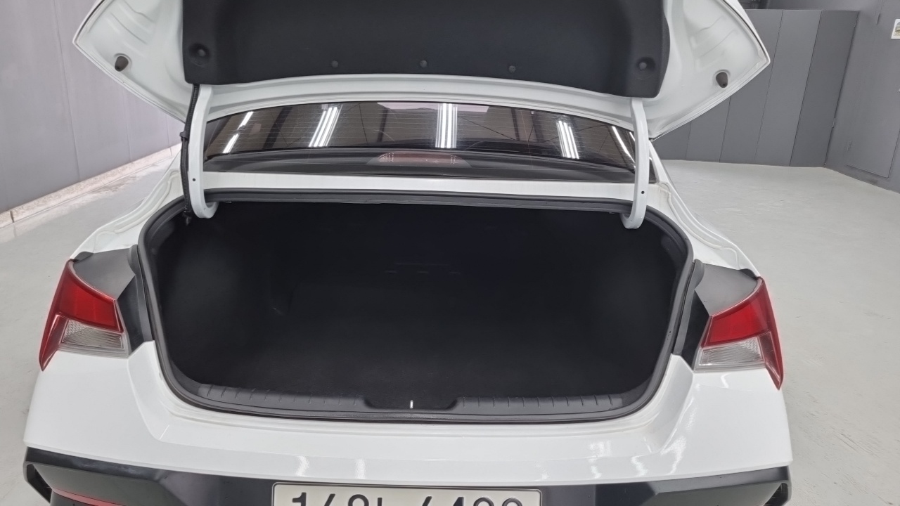 AVANTE Hyundai 2024.10-OPTION-022