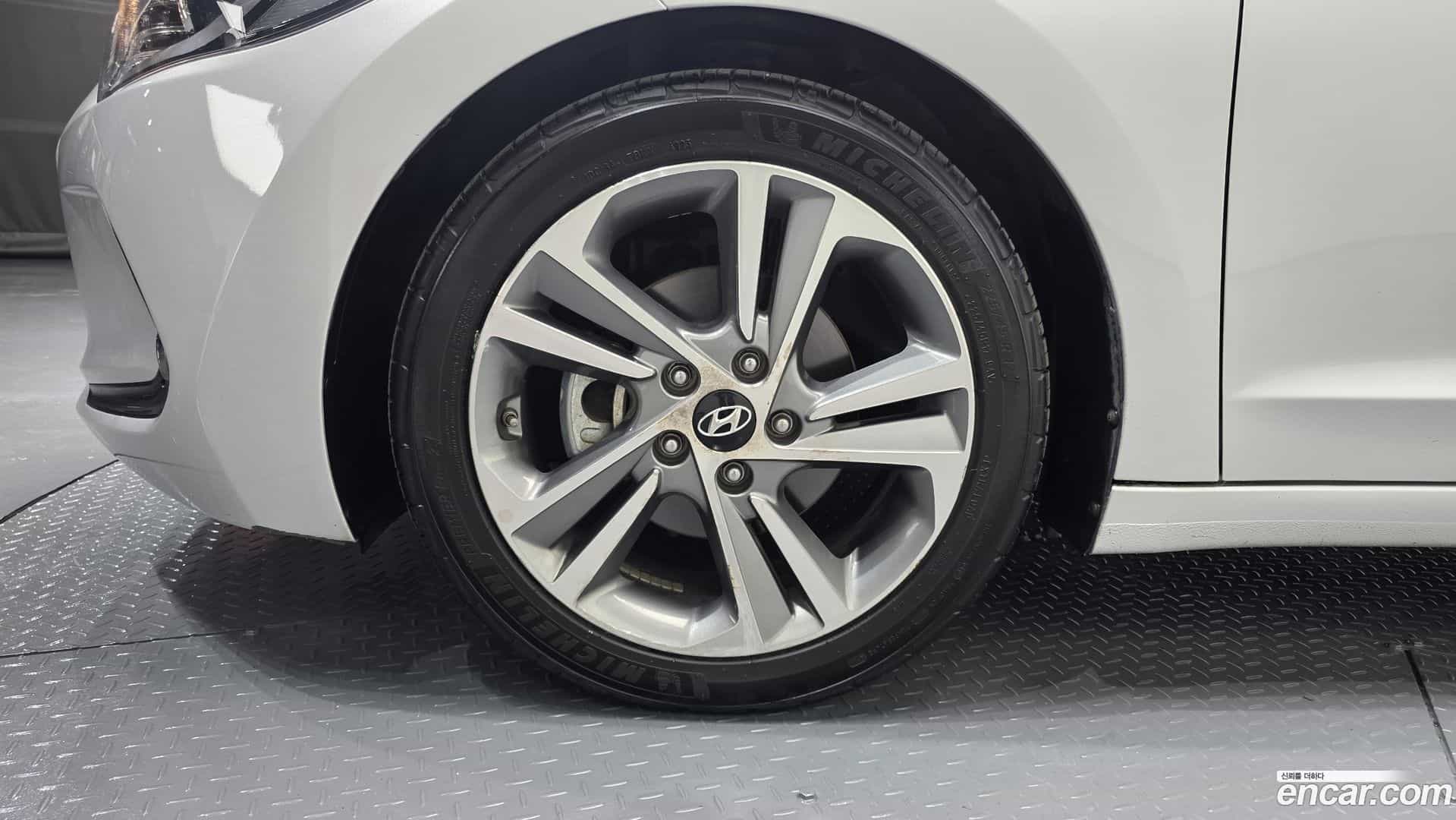 AVANTE Hyundai 2017.9-OUTER-005