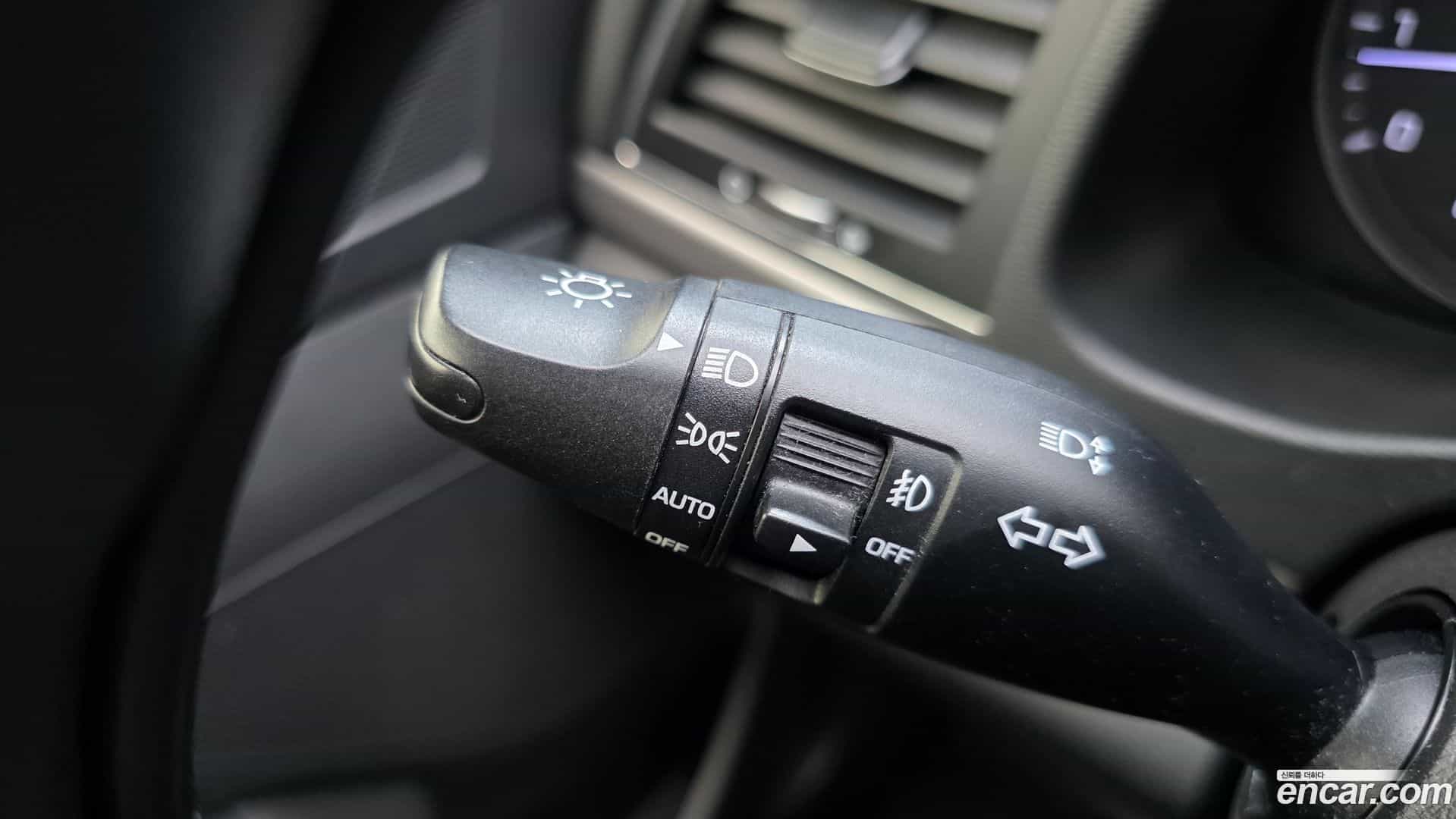 AVANTE Hyundai 2017.9-OPTION-022