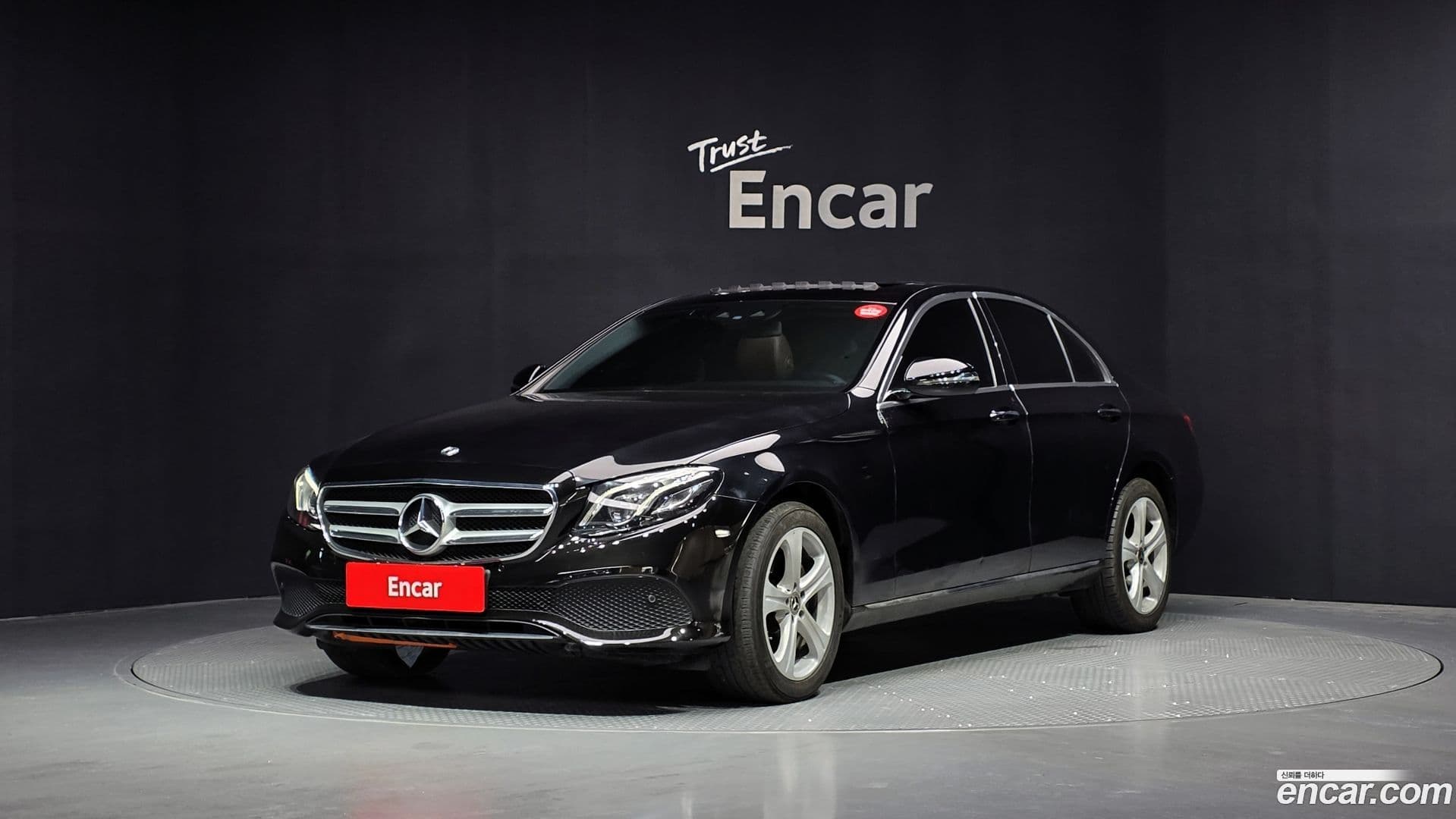 Main__Slider__Photo:E-Class Mercedes-Benz 2017.3-0