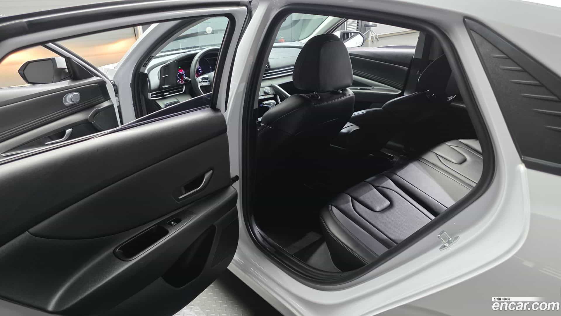 AVANTE Hyundai 2021.3-OPTION-015