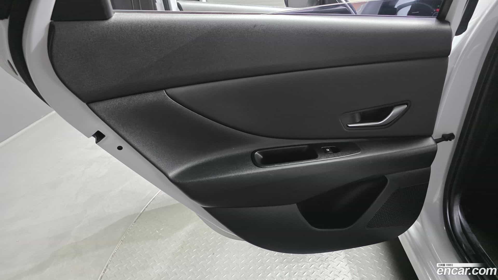 AVANTE Hyundai 2021.3-INNER-035