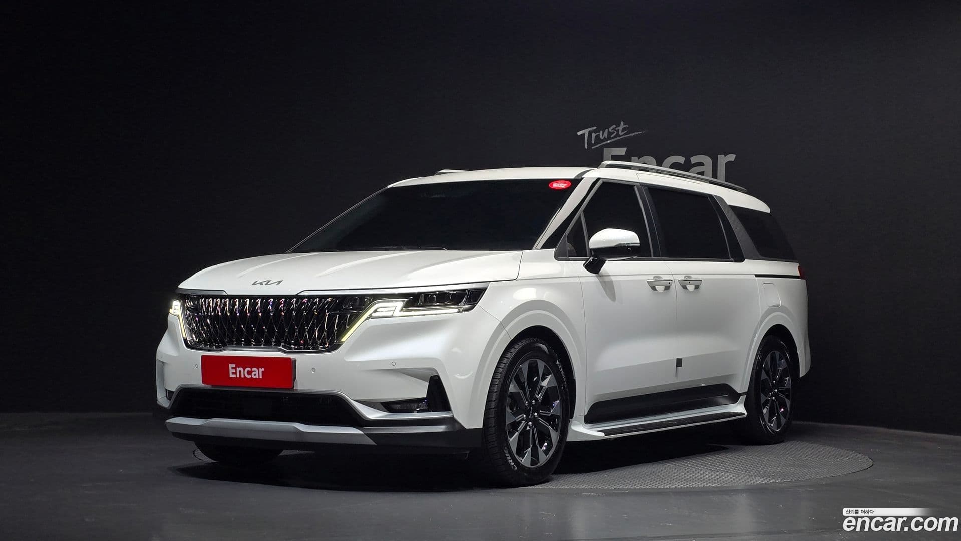 Main__Slider__Photo:Canival Kia 2023.0-0