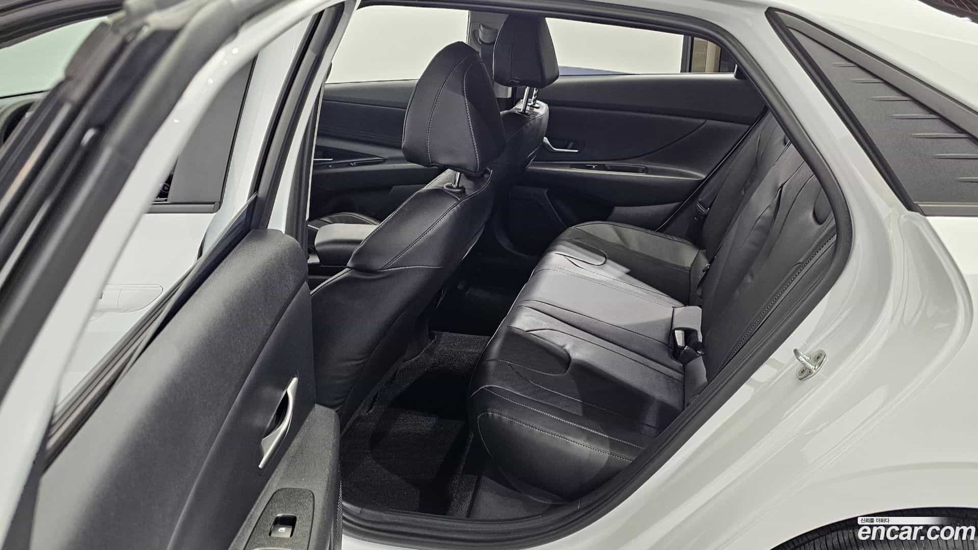 AVANTE Hyundai 2021.6-OPTION-015