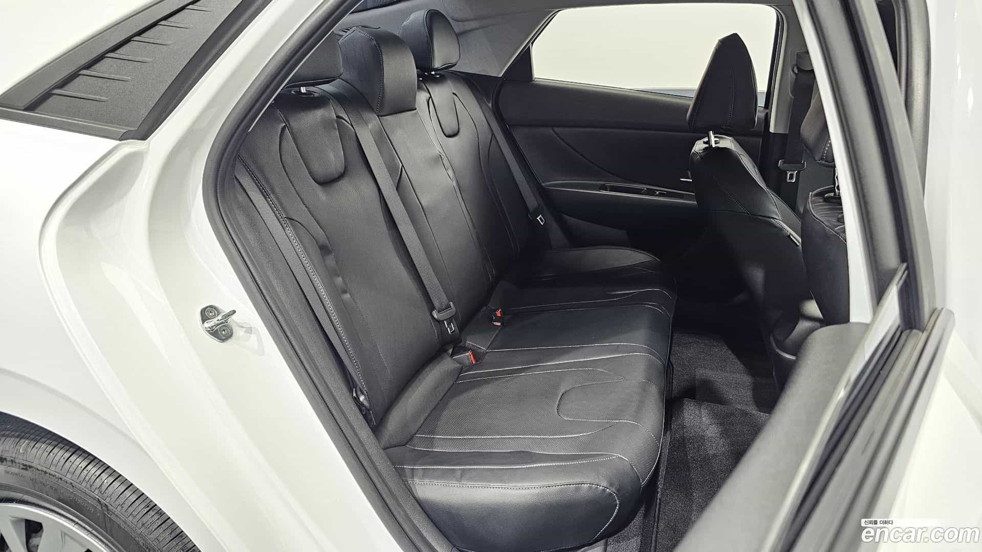 AVANTE Hyundai 2021.6-OPTION-016