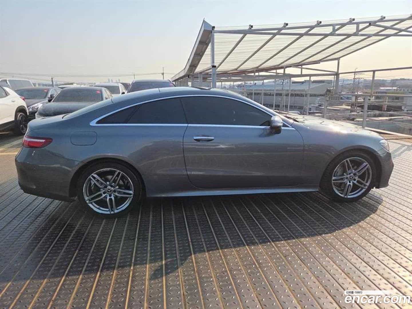 E-Class Mercedes-Benz 2017.8-OUTER-005