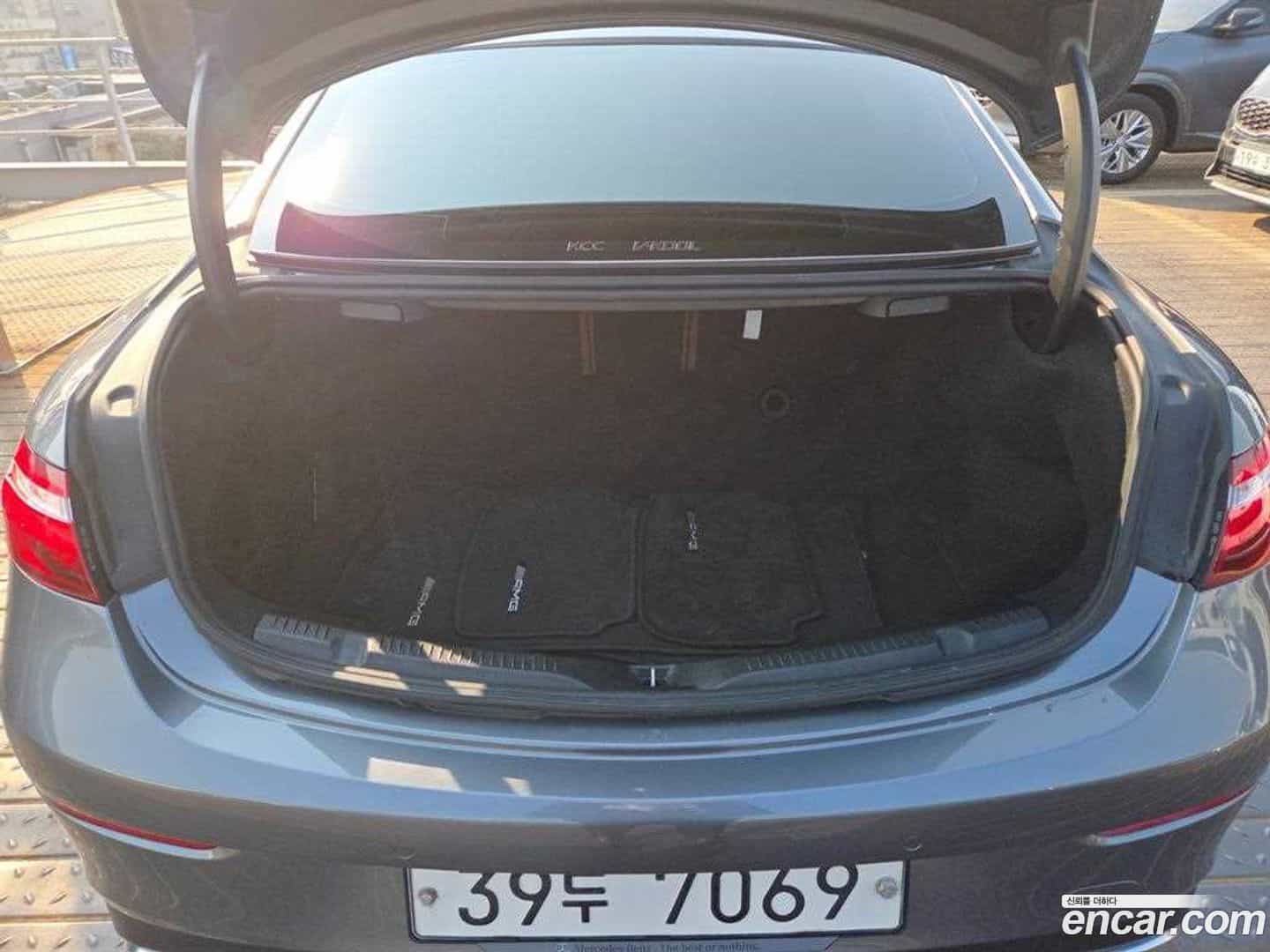 E-Class Mercedes-Benz 2017.8-OPTION-016