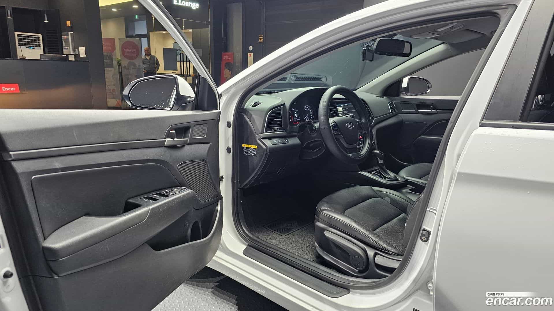 AVANTE Hyundai 2018.7-INNER-010
