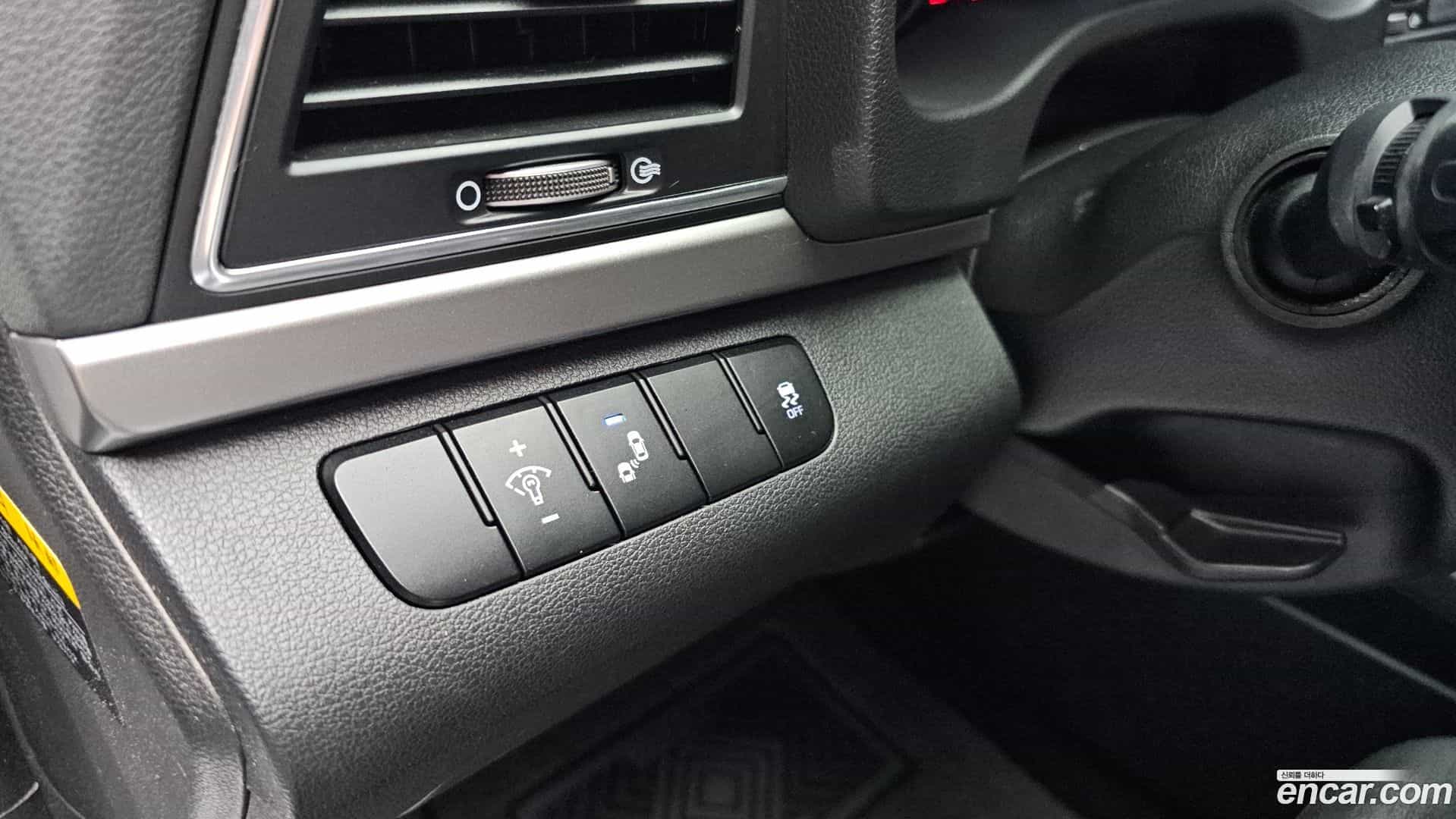 AVANTE Hyundai 2018.7-OPTION-020