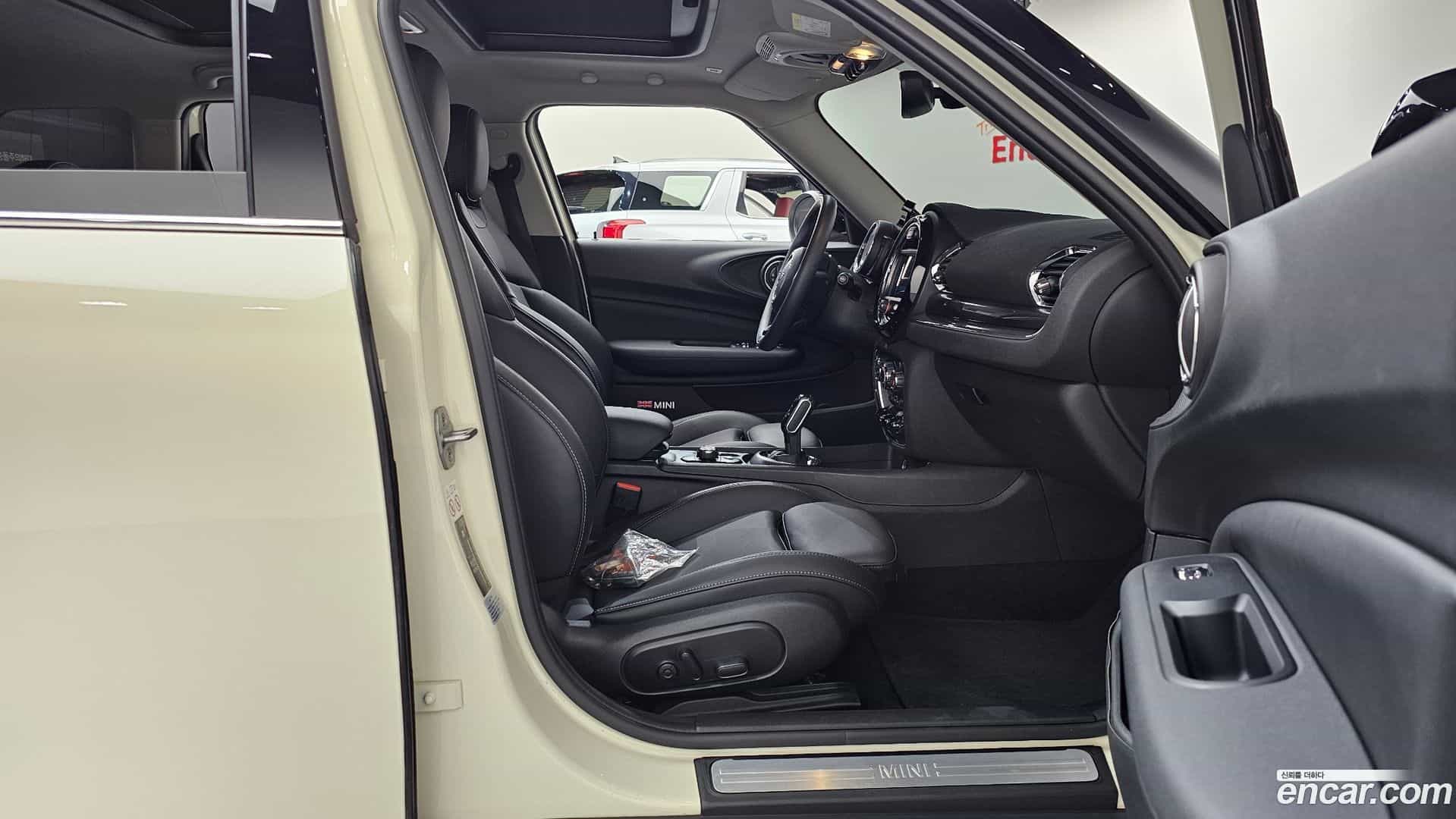 Clubman Mini 2021.5-INNER-036