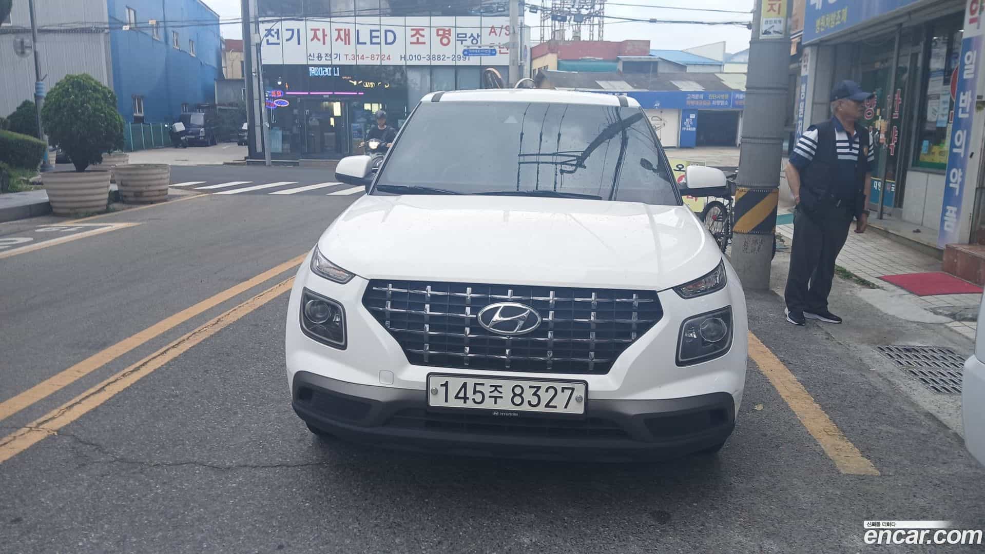 Venue Hyundai 2019.9-OUTER-001