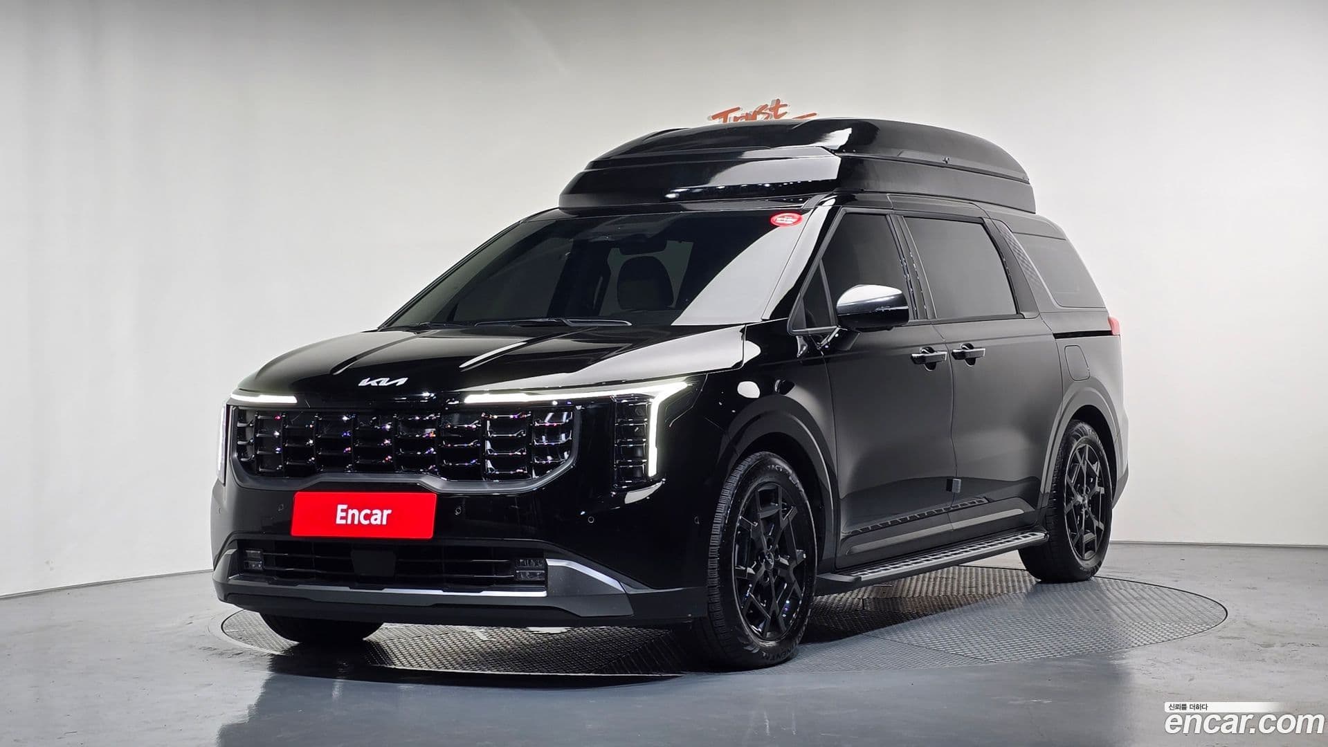 Main__Slider__Photo:Canival Kia 2024.3-0