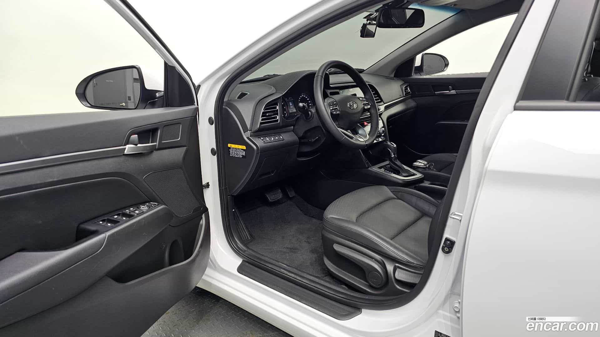 AVANTE Hyundai 2020.2-INNER-010