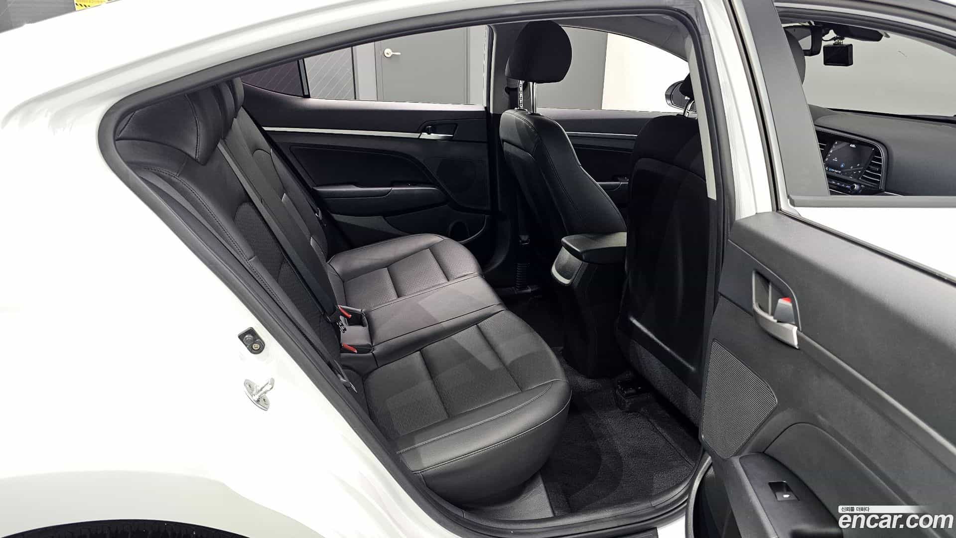 AVANTE Hyundai 2020.2-OPTION-015