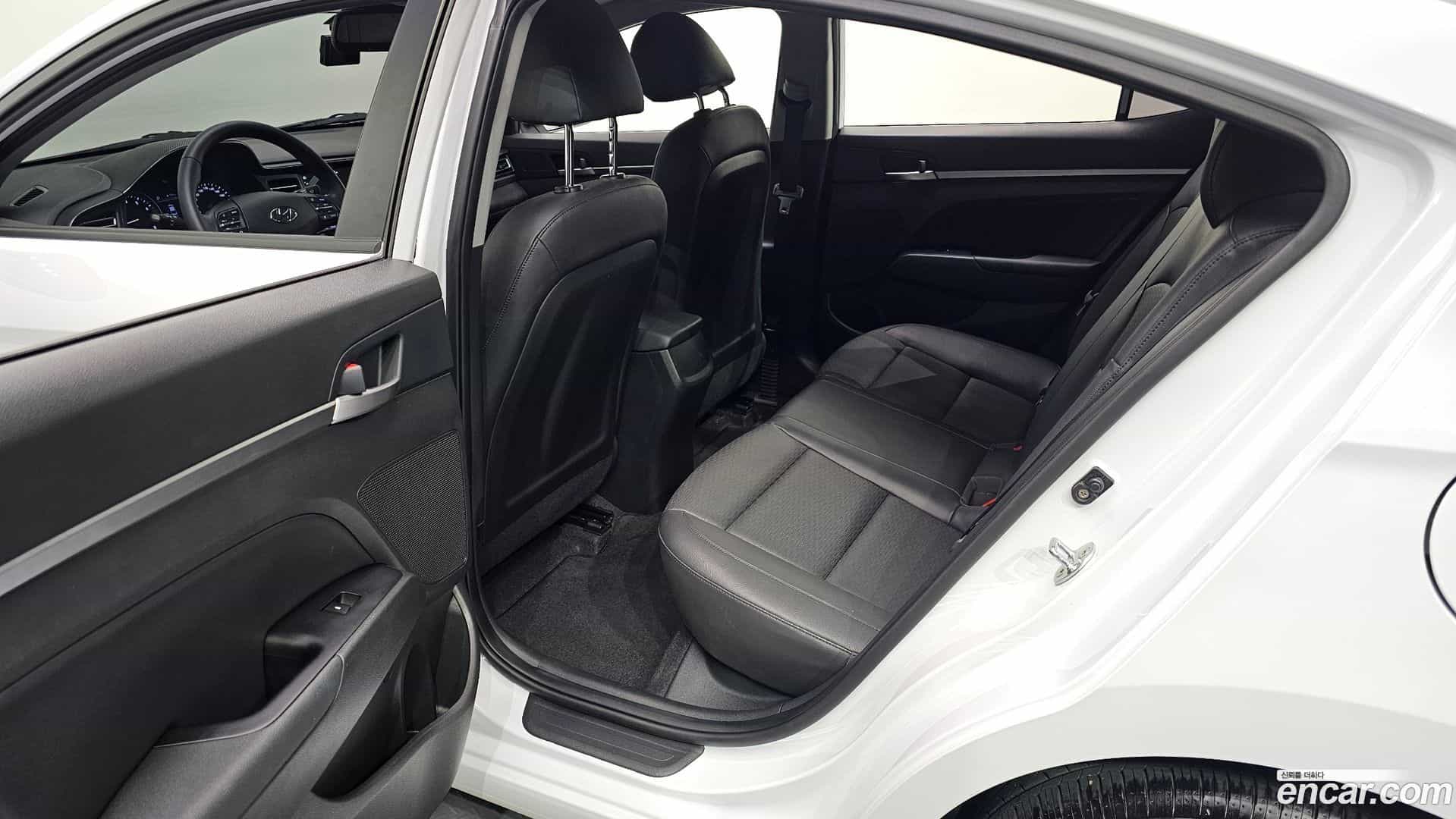 AVANTE Hyundai 2020.2-OPTION-016