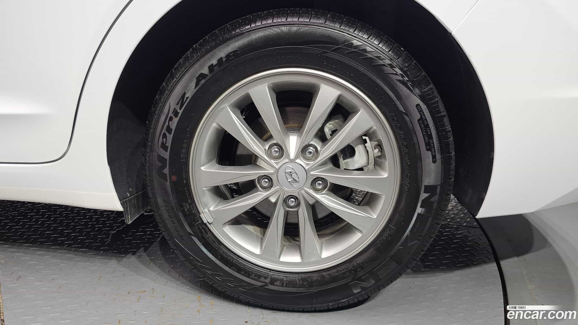 AVANTE Hyundai 2020.2-OUTER-031
