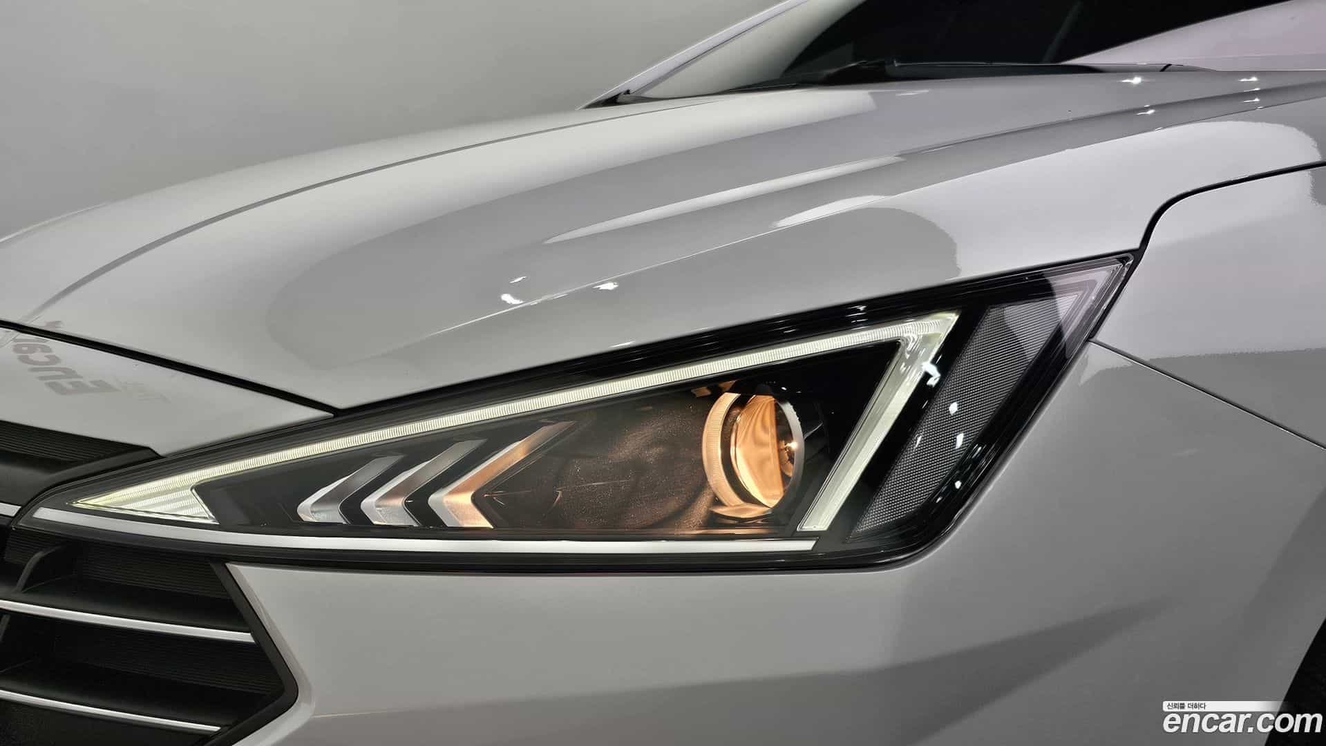 AVANTE Hyundai 2020.2-OUTER-032
