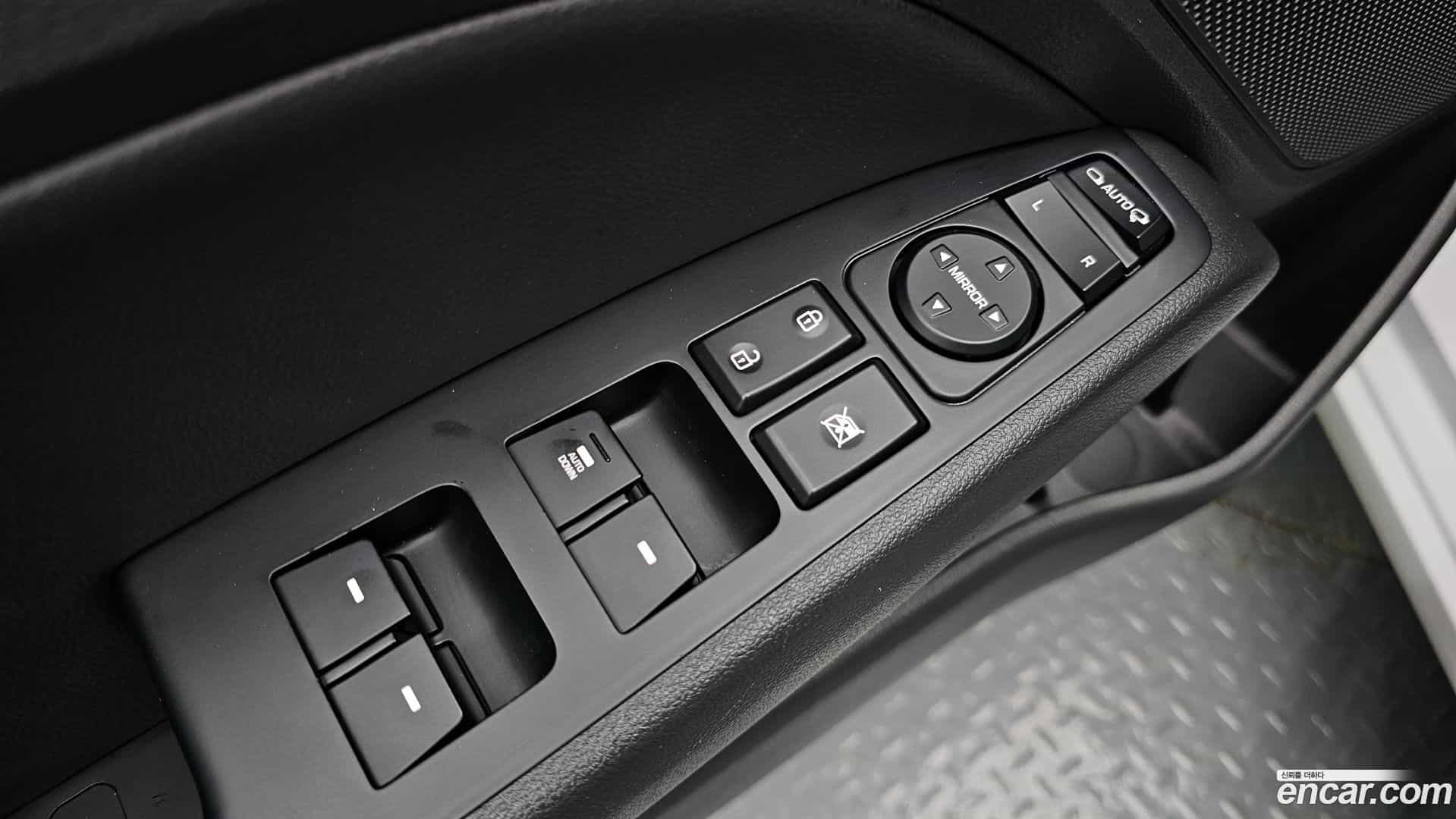 AVANTE Hyundai 2020.2-OPTION-040