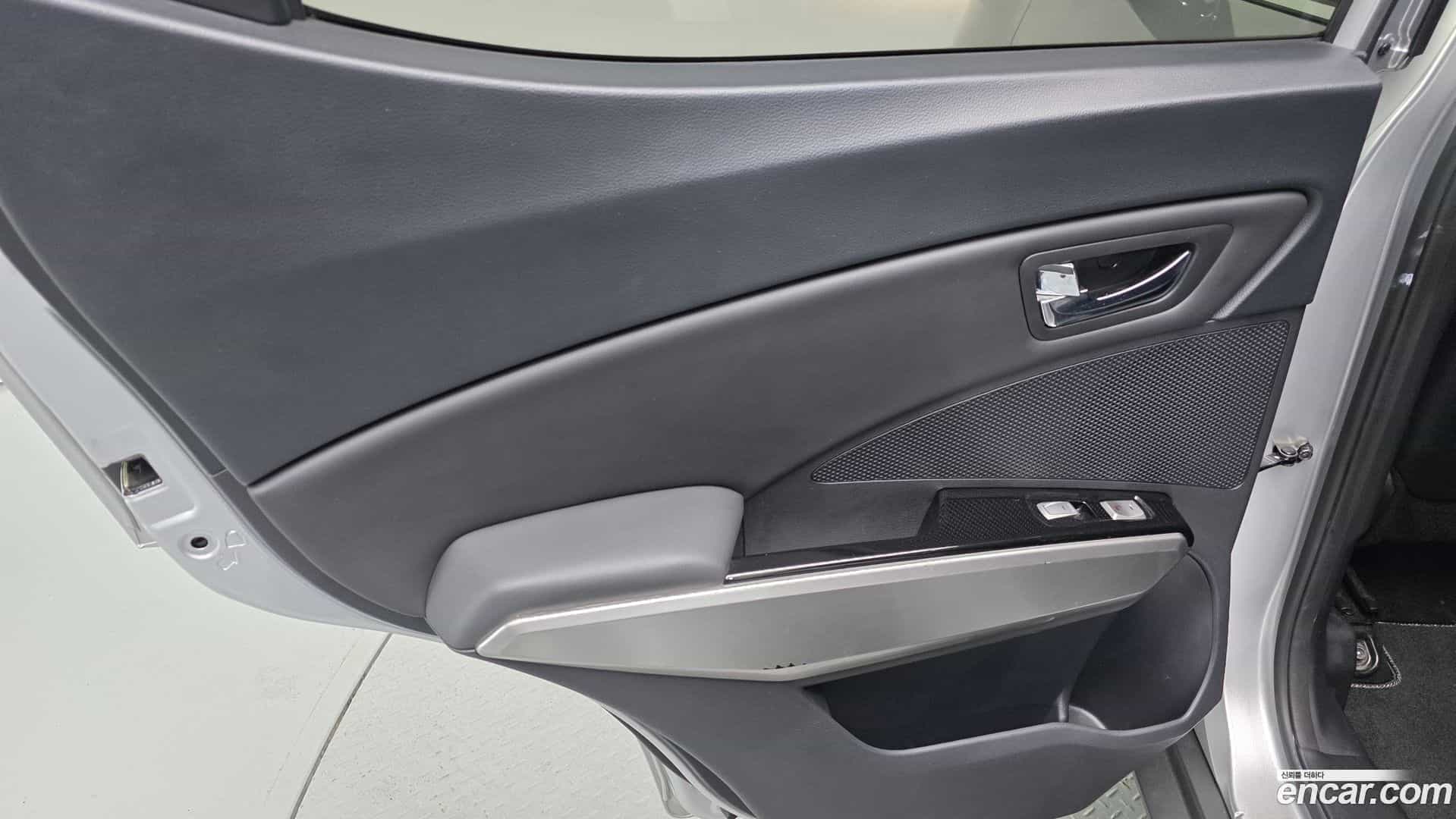 TIBOLI KG Mobility 2015.4-INNER-035