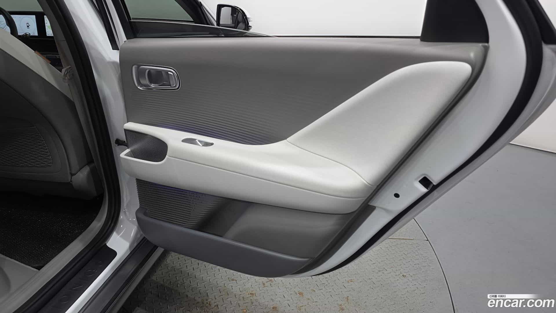 Ioniq6 Hyundai 2022.9-INNER-035