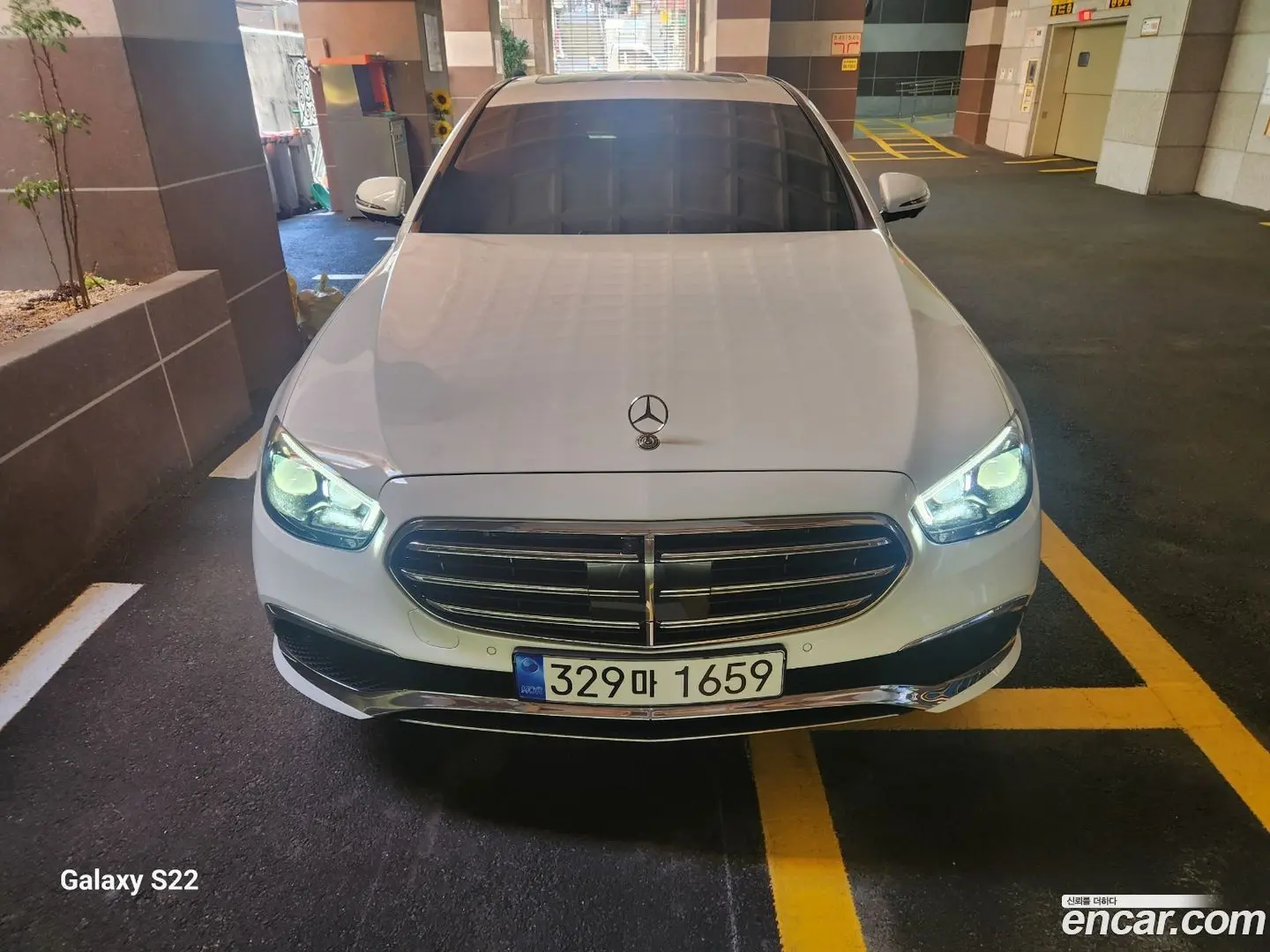 Main__Slider__Photo:E-Class Mercedes-Benz 2022.11-0